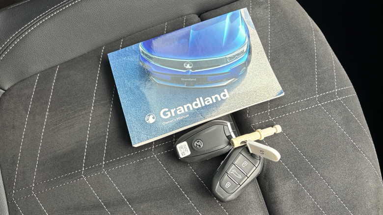 Vauxhall Grandland 1.2 Turbo Ultimate 5dr Petrol Hatchback